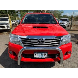 Camioneta Toyota Hilux 4X4 Roja